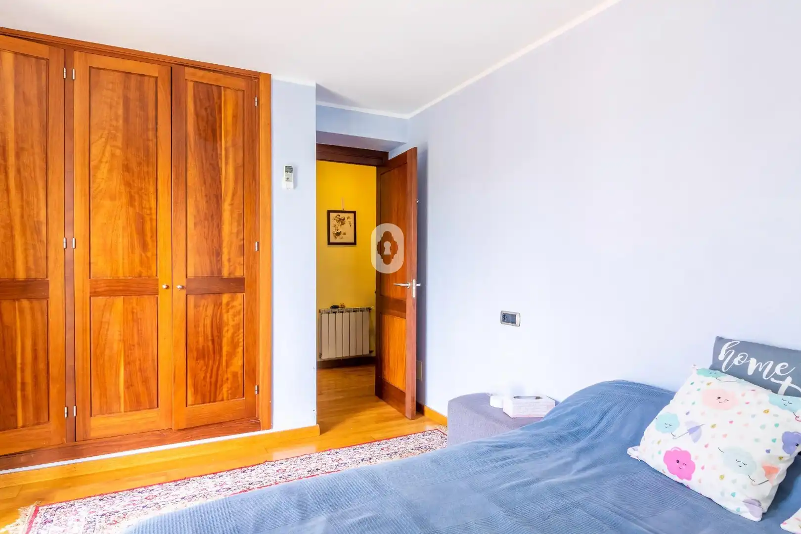 Schlafzimmer von Dachboden zum Verkauf in Pollença mit Klimaanlage, Heizung und Parkett
