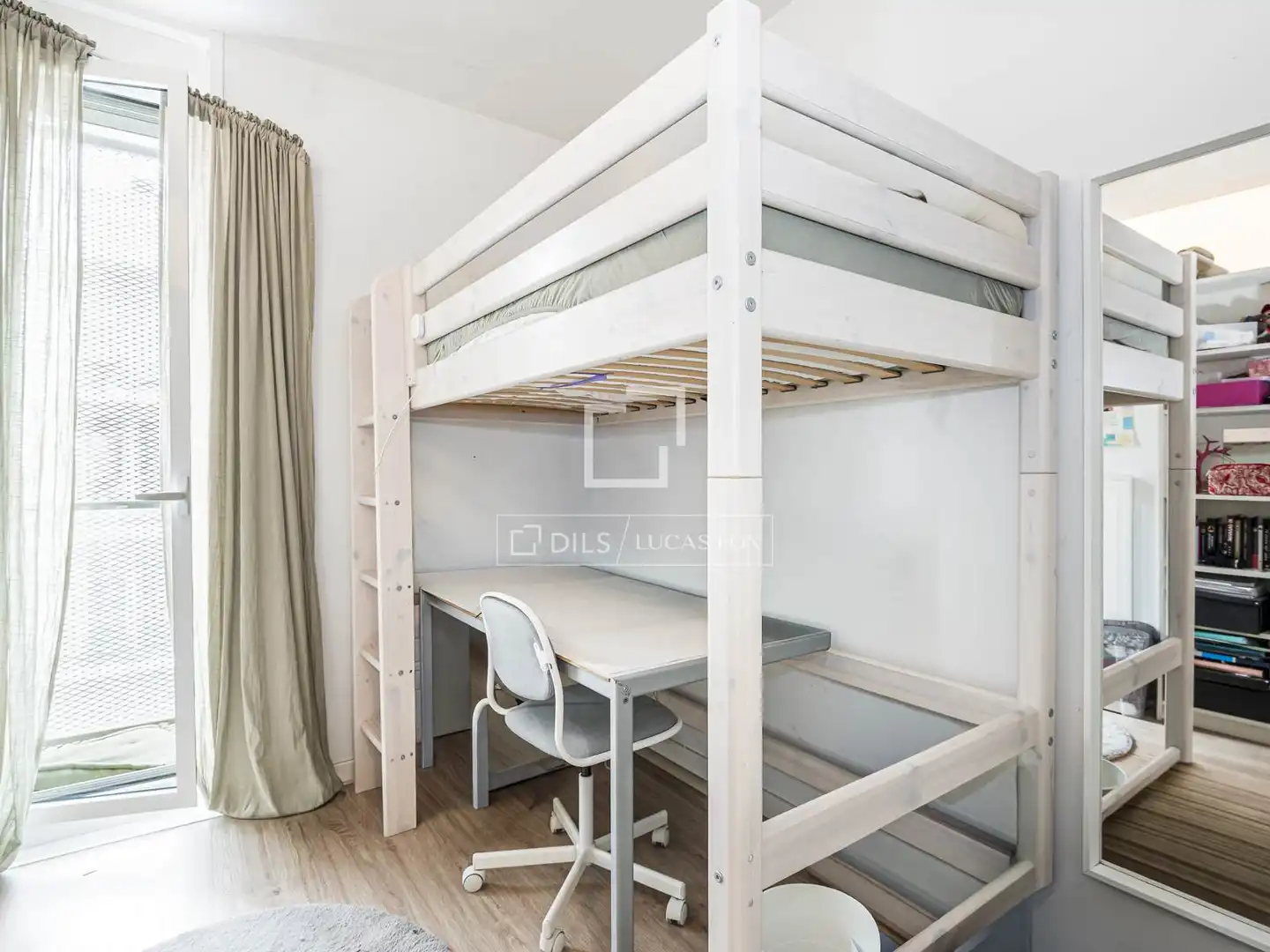 Schlafzimmer von Wohnung zum Verkauf in Sant Cugat del Vallès mit Klimaanlage, Terrasse und Schwimmbad