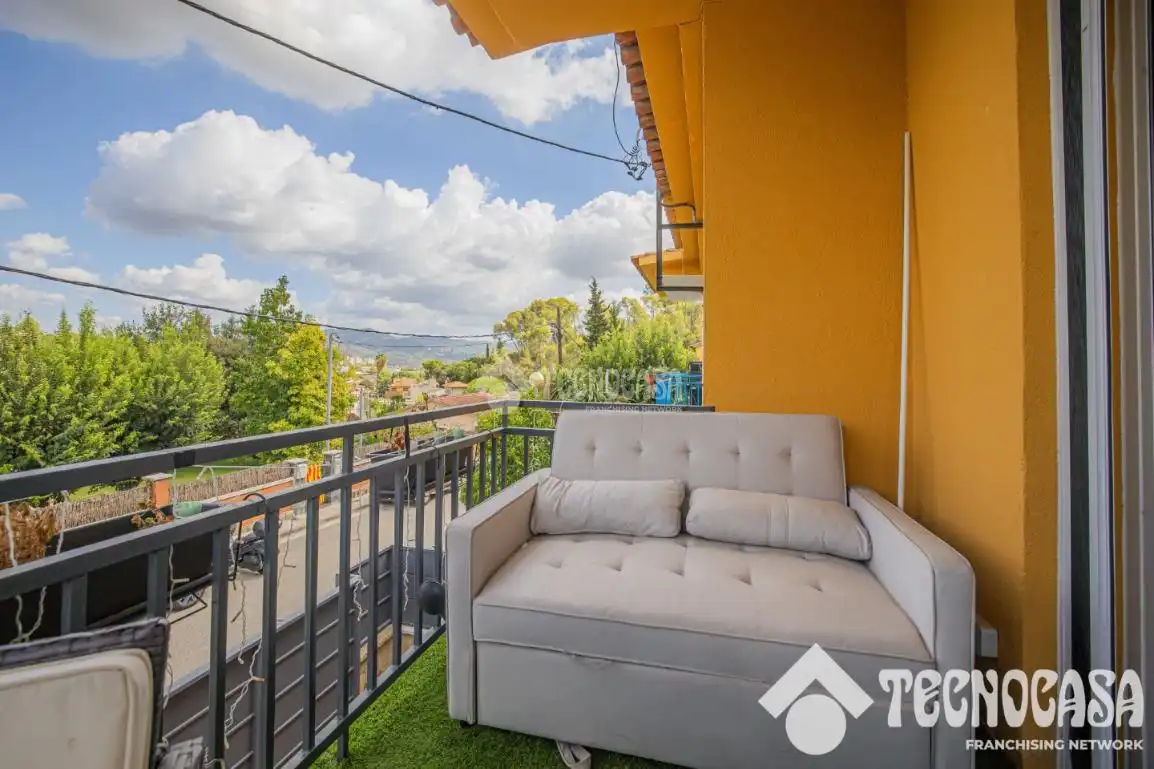 Casa aparellada en venda a Sant Vicenç Dels Horts, imagen 7
