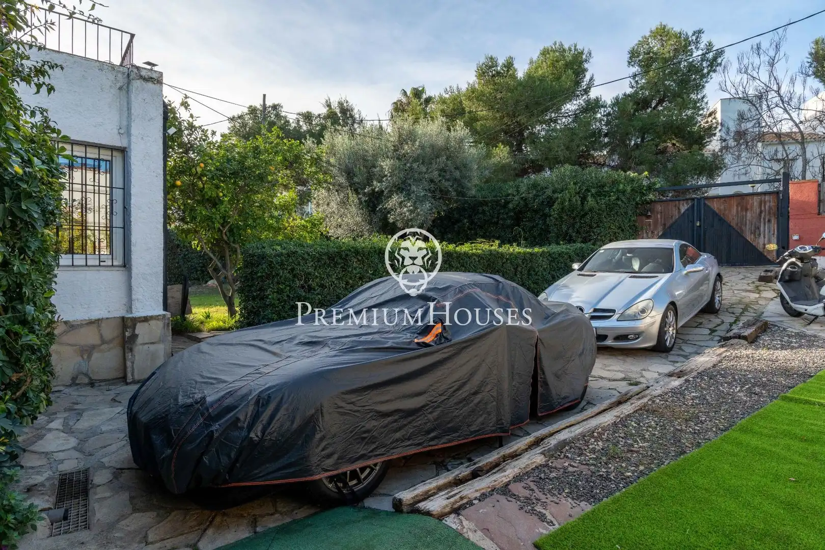 Parking of Houses for sale in Salou  with Air Conditioner, Heating and Private garden