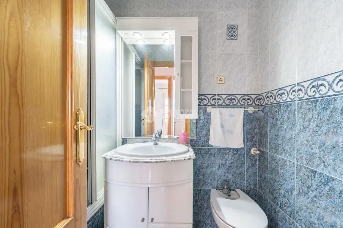 Baño de Piso de alquiler en Madrid con Aire acondicionado, Calefacción y Terraza