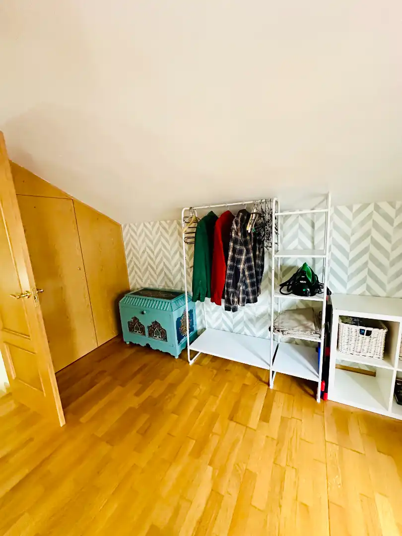 Habitación de Casa adosada en venta en Parla con Aire acondicionado, Calefacción y Jardín privado