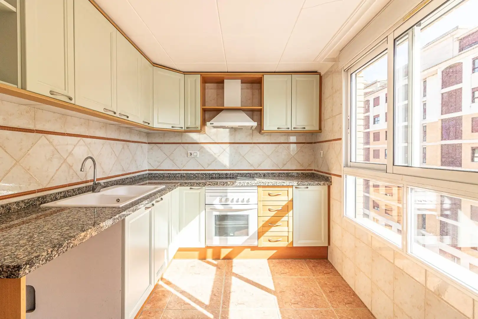 Cocina de Piso en venta en Cullera con Aire acondicionado, Calefacción y Balcón