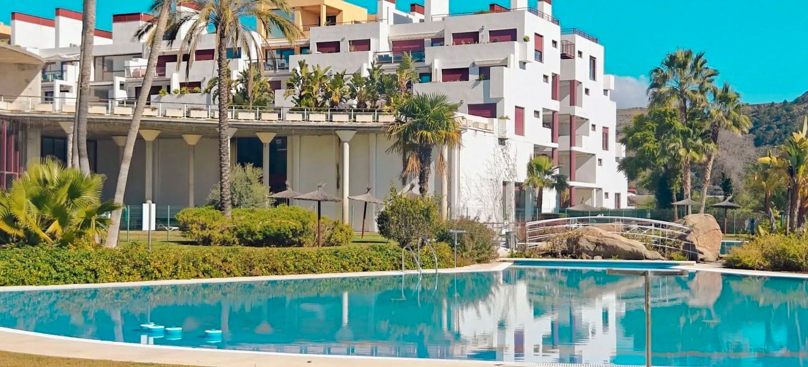Piscina de Àtic en venda en Benahavís amb Aire condicionat, Terrassa i Traster