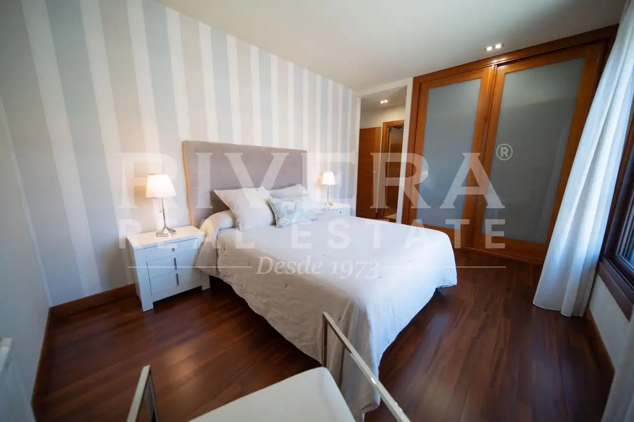 Schlafzimmer von Wohnung zum Verkauf in Sanxenxo mit Heizung, Terrasse und Abstellraum