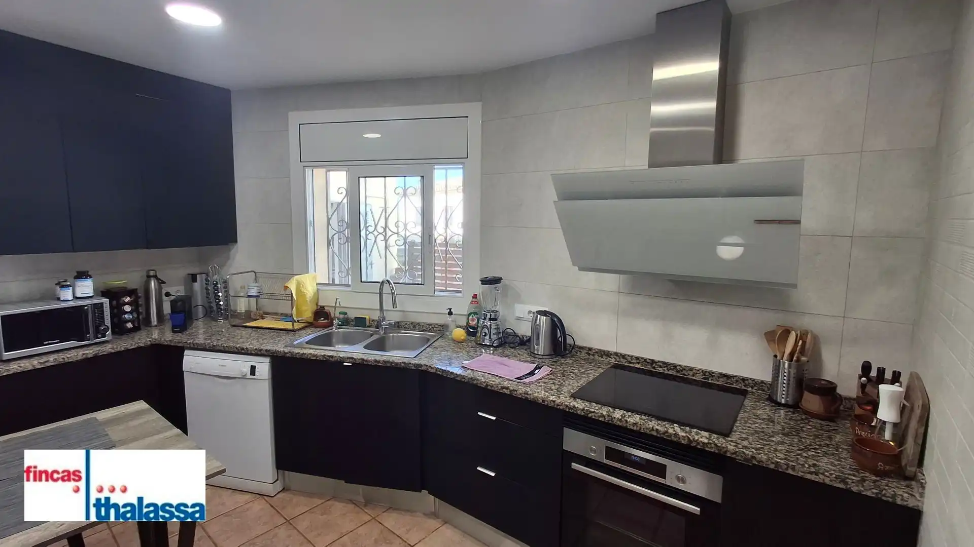Cuina de Casa o xalet en venda en Lloret de Mar amb Aire condicionat, Calefacció i Jardí privat