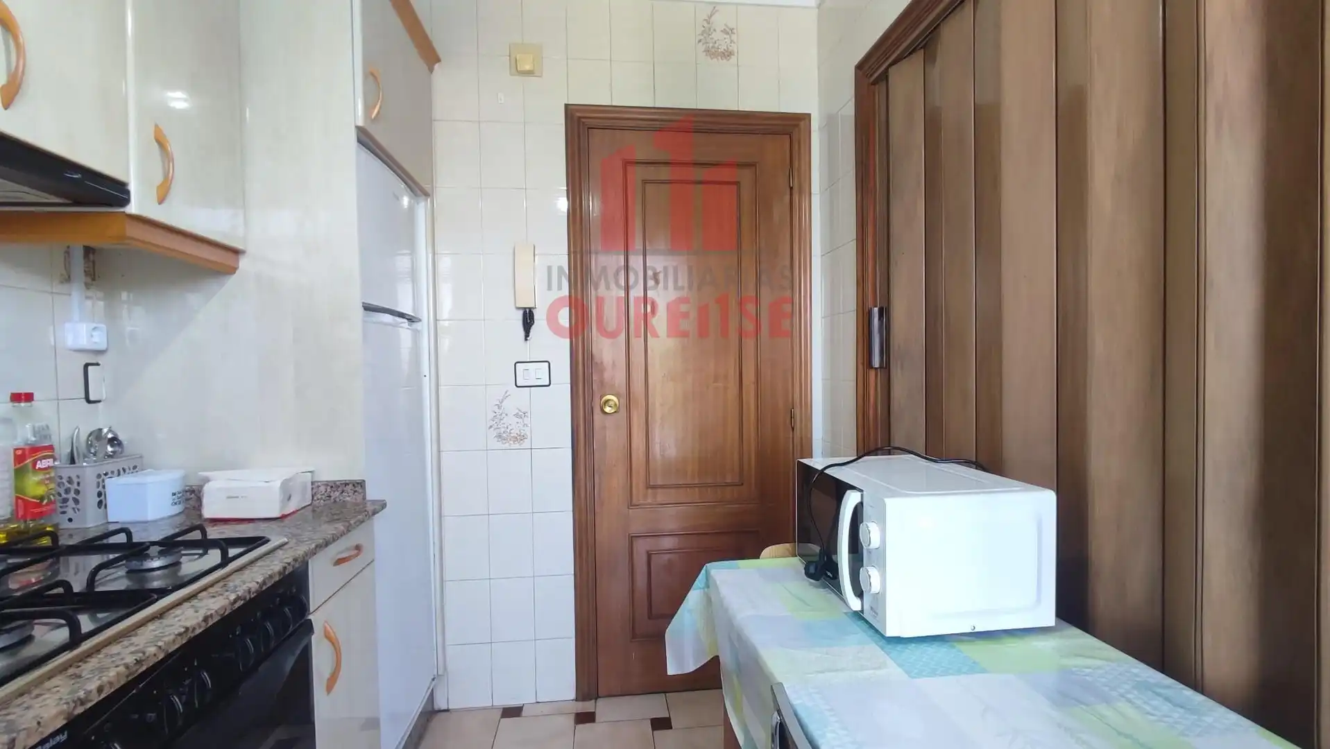Kitchen of Flat for share in Ourense Capital   with Heating and Furnished