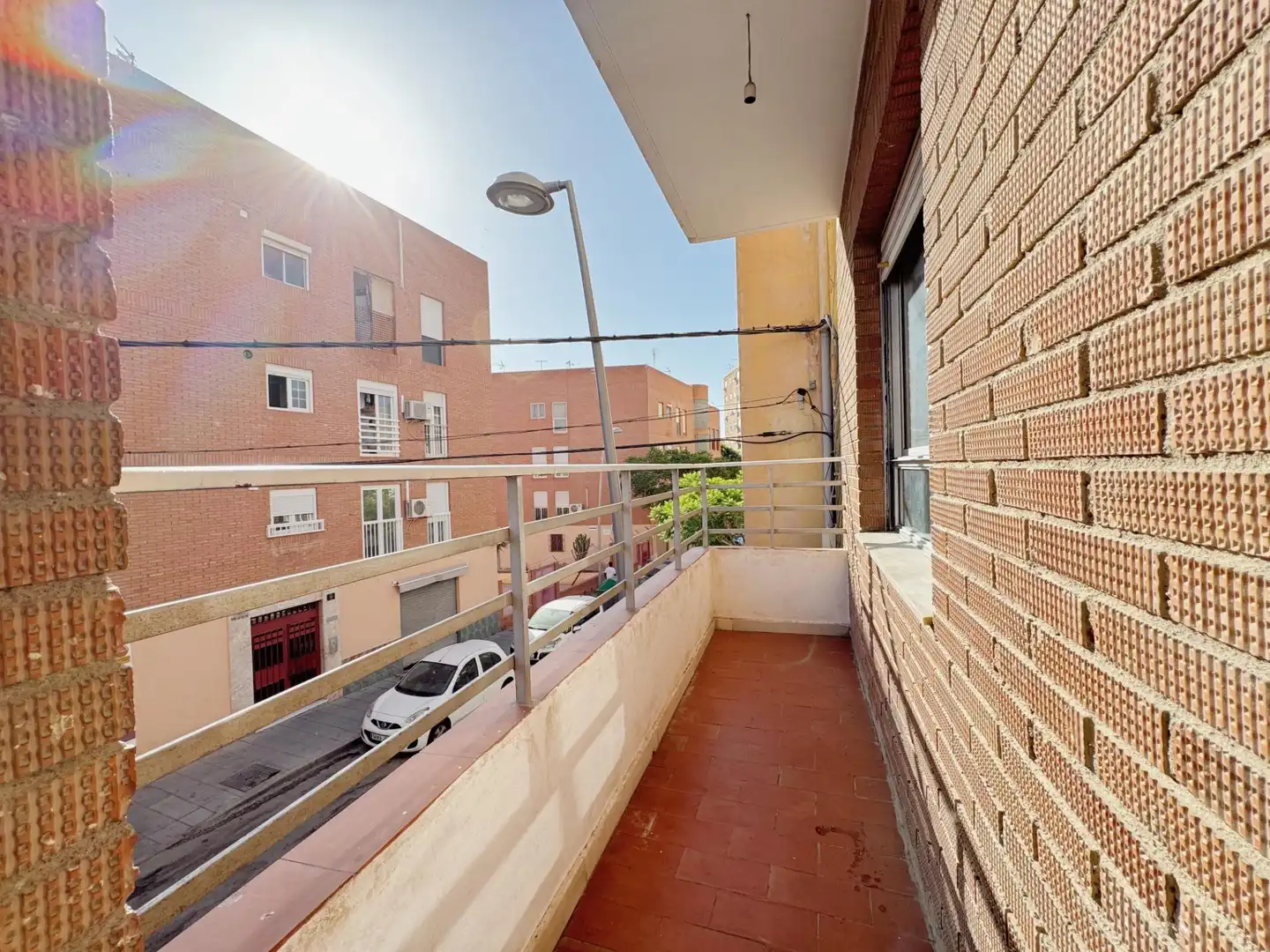 Vista exterior de Piso en venta en Almería con Terraza y Balcón