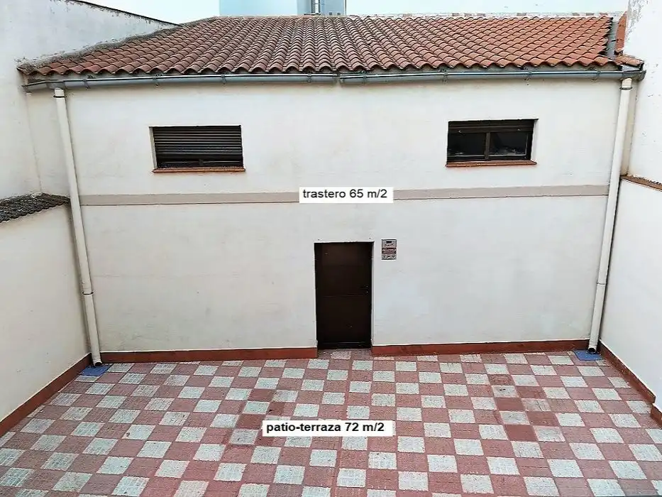 Vista exterior de Dúplex en venda en Alcázar de San Juan amb Calefacció, Terrassa i Traster