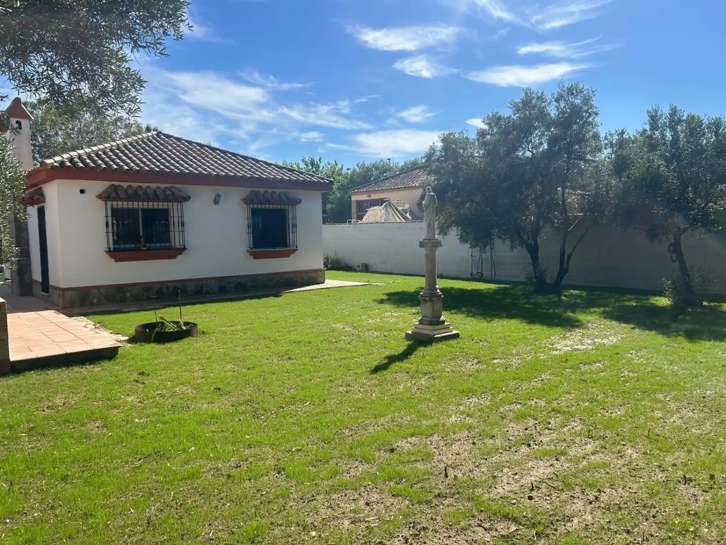 Chalet con jardín en venta en Los Gallos