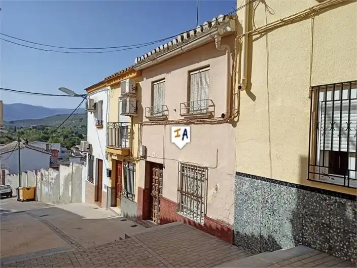 Adossat en venda a Baena