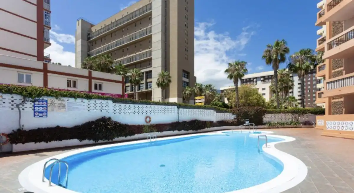 Piscina de Estudio en venta en Puerto de la Cruz con Trastero, Amueblado y Piscina comunitaria