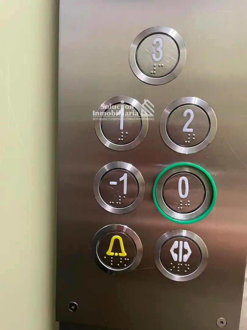 Parking de Piso en venta en Salamanca con Calefacción, Terraza y Trastero