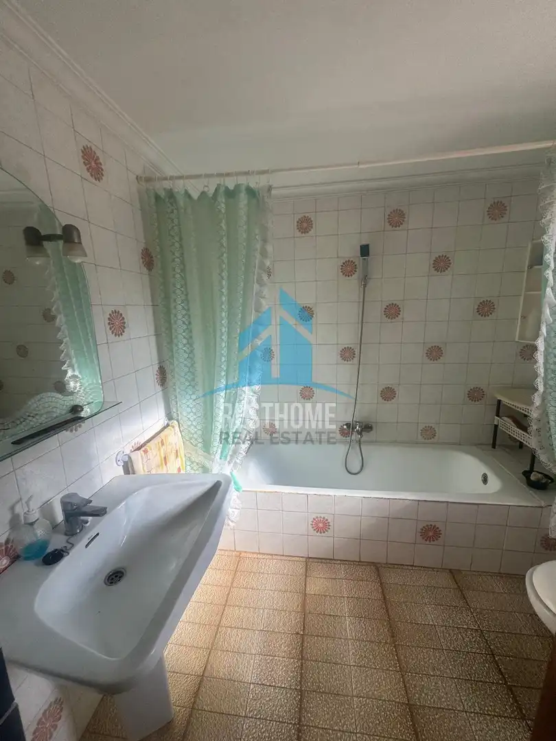 Bany de Casa o xalet en venda en Quatretonda amb Aire condicionat, Jardí privat i Terrassa