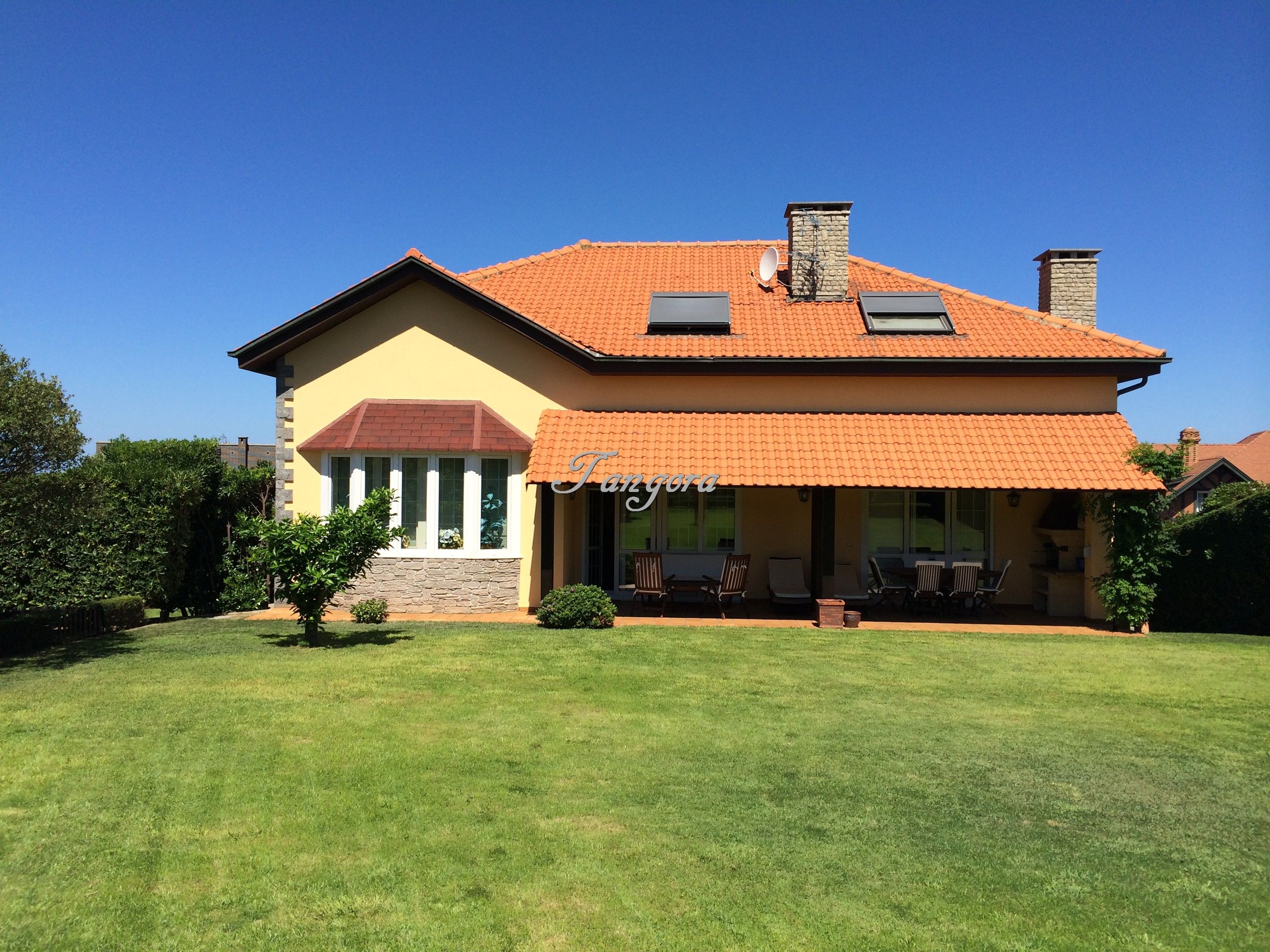 Exterior view of House or chalet for sale in Getxo   with Heating, Private garden and Parquet flooring