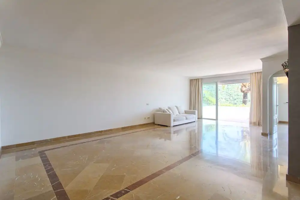 Duplex with terrace for sale in La Quinta, imagen 7