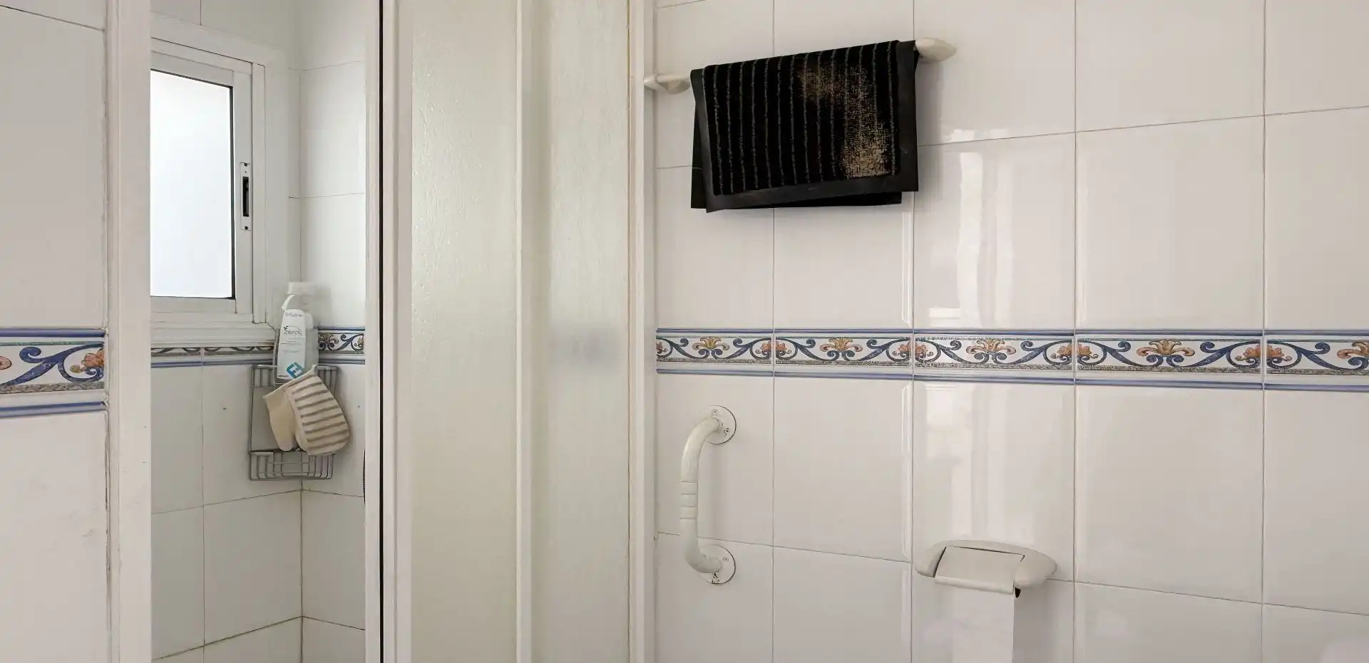 Baño de Casa o chalet en venta en Sant Boi de Llobregat con Aire acondicionado, Calefacción y Jardín privado