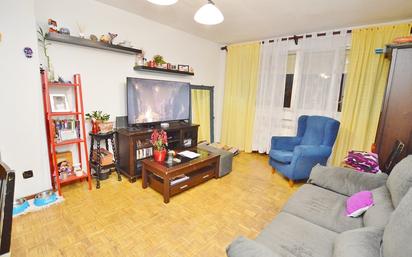 Living room of Flat for sale in  Madrid Capital  with Heating