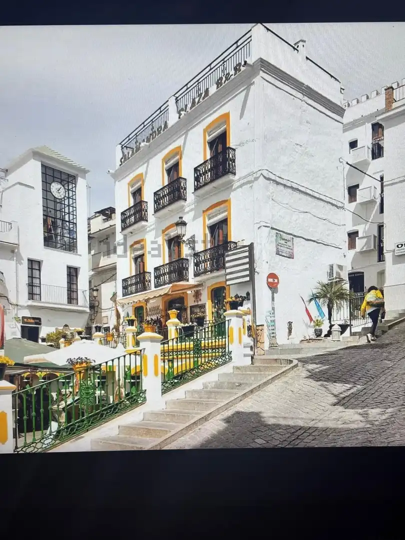 Vista exterior de Casa adosada en venda en Cómpeta amb Piscina