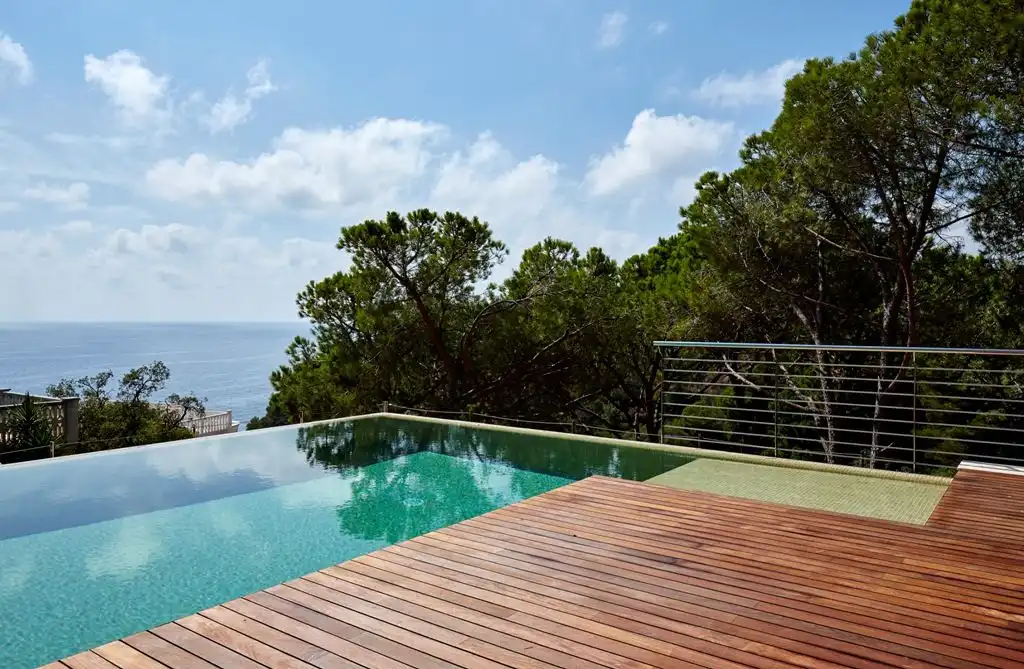 Detached house with pool for sale in Canyelles