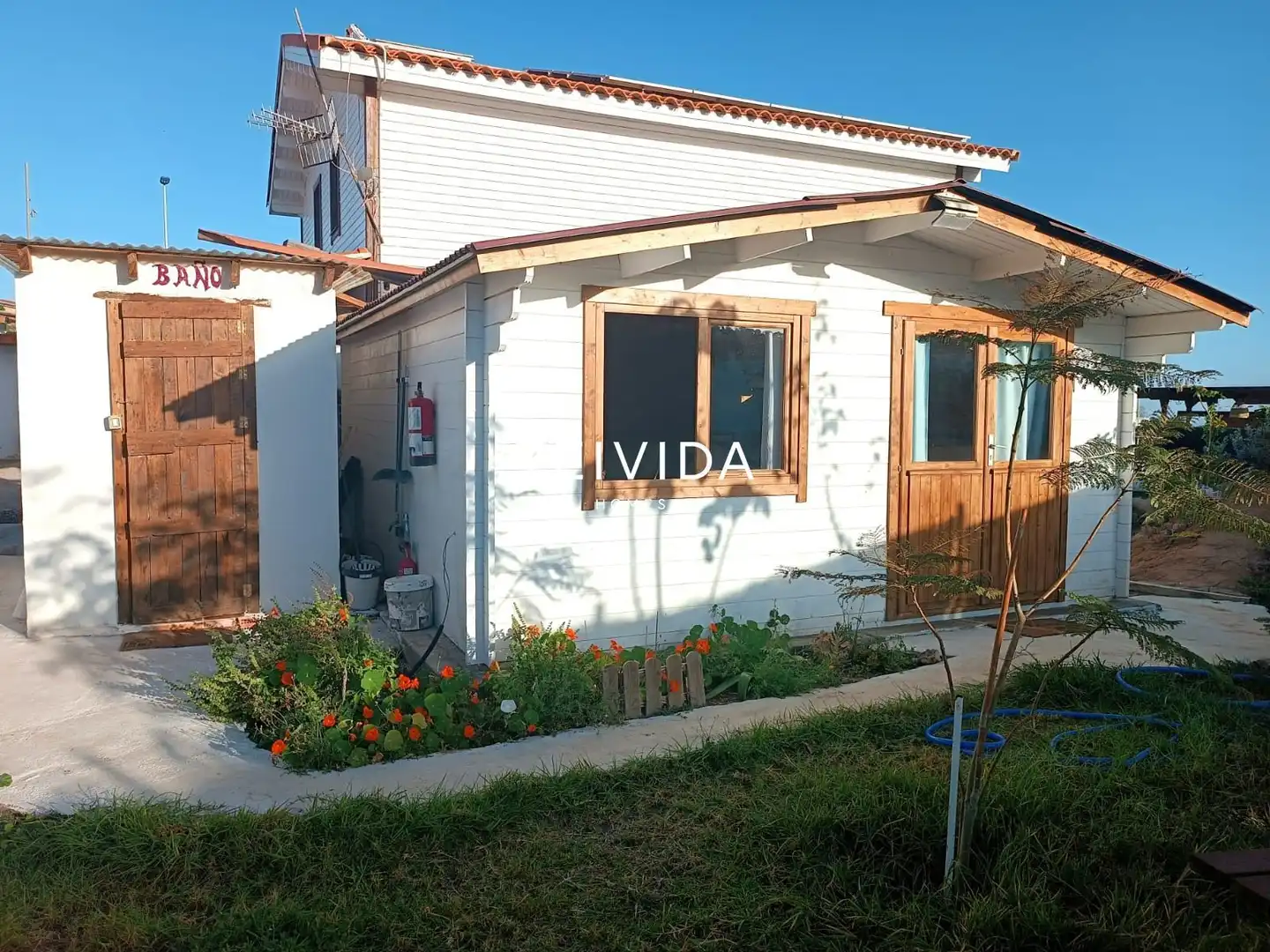 Vista exterior de Casa o xalet en venda en Granadilla de Abona amb Traster, Piscina i Moblat