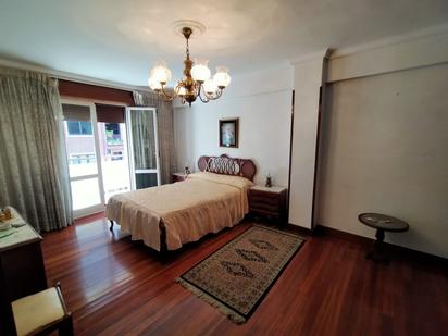 Bedroom of Flat for sale in Santurtzi 