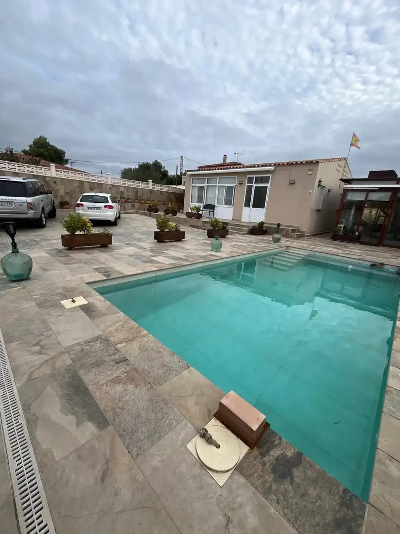 Schwimmbecken von Haus oder Chalet zum Verkauf in Castellón de la Plana / Castelló de la Plana mit Klimaanlage, Schwimmbad und Möbliert