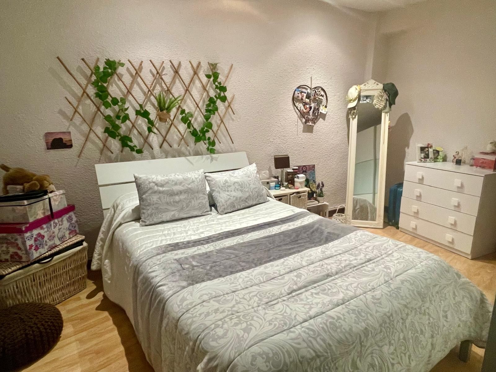 Bedroom of Study for sale in  Logroño  with Heating, Parquet flooring and Furnished