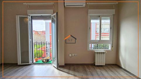 Foto 2 de Piso de alquiler en Calle Andalucia, Adelfas,  Madrid Capital