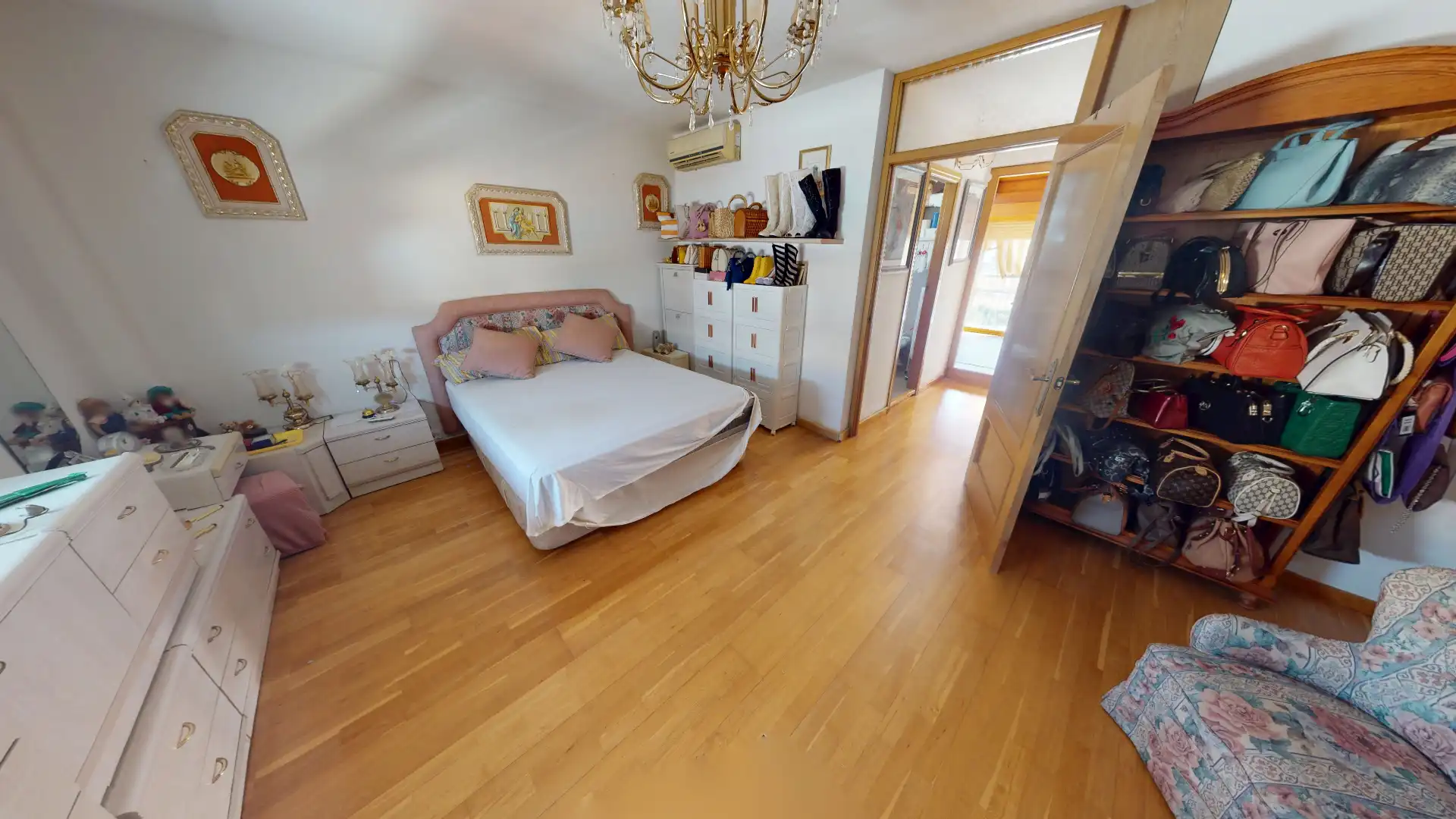 Dormitori de Casa o xalet en venda en El Campello amb Aire condicionat, Jardí privat i Terrassa