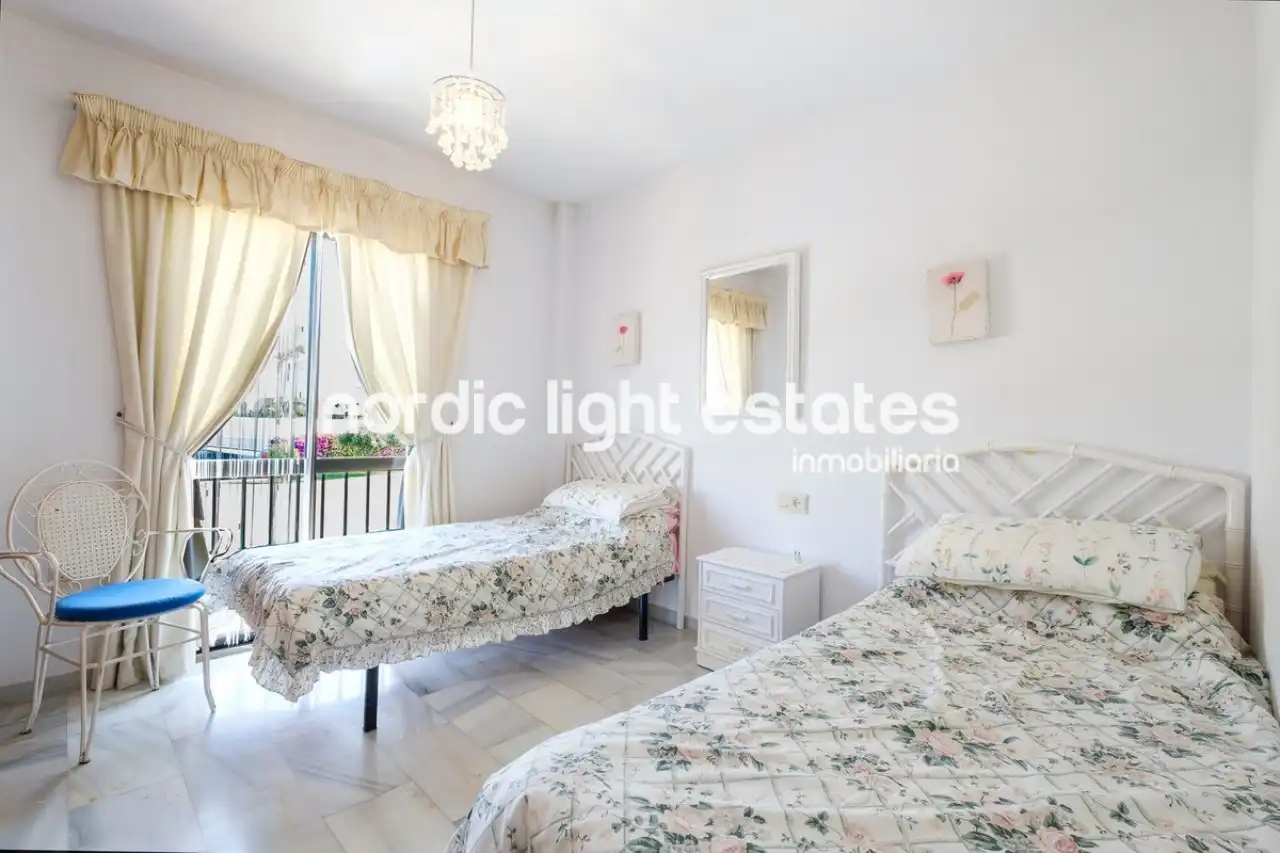 Außenansicht von Wohnung zum Verkauf in Nerja mit Terrasse, Schwimmbad und Möbliert