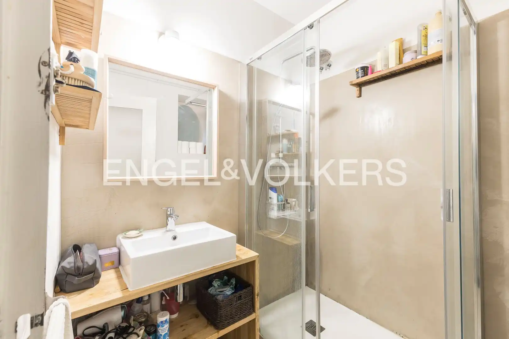 Baño de Dúplex en venta en Barcelona con Calefacción, Terraza y Trastero