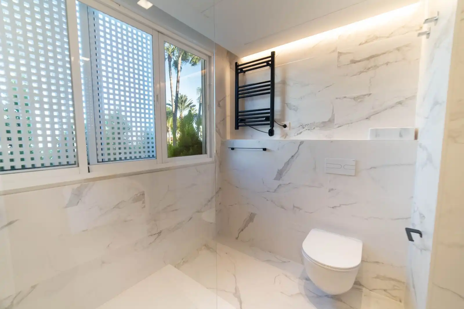 Baño de Piso en venta en Marbella con Aire acondicionado, Terraza y Trastero