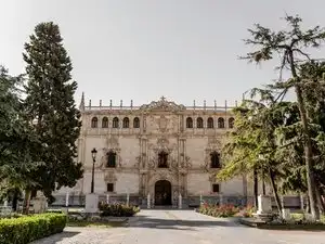 Vista exterior de Edificio en venta en Alcalá de Henares