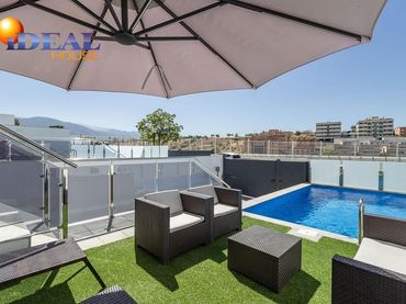 Chalet con balcón en venta en Calle Chimborazo 57