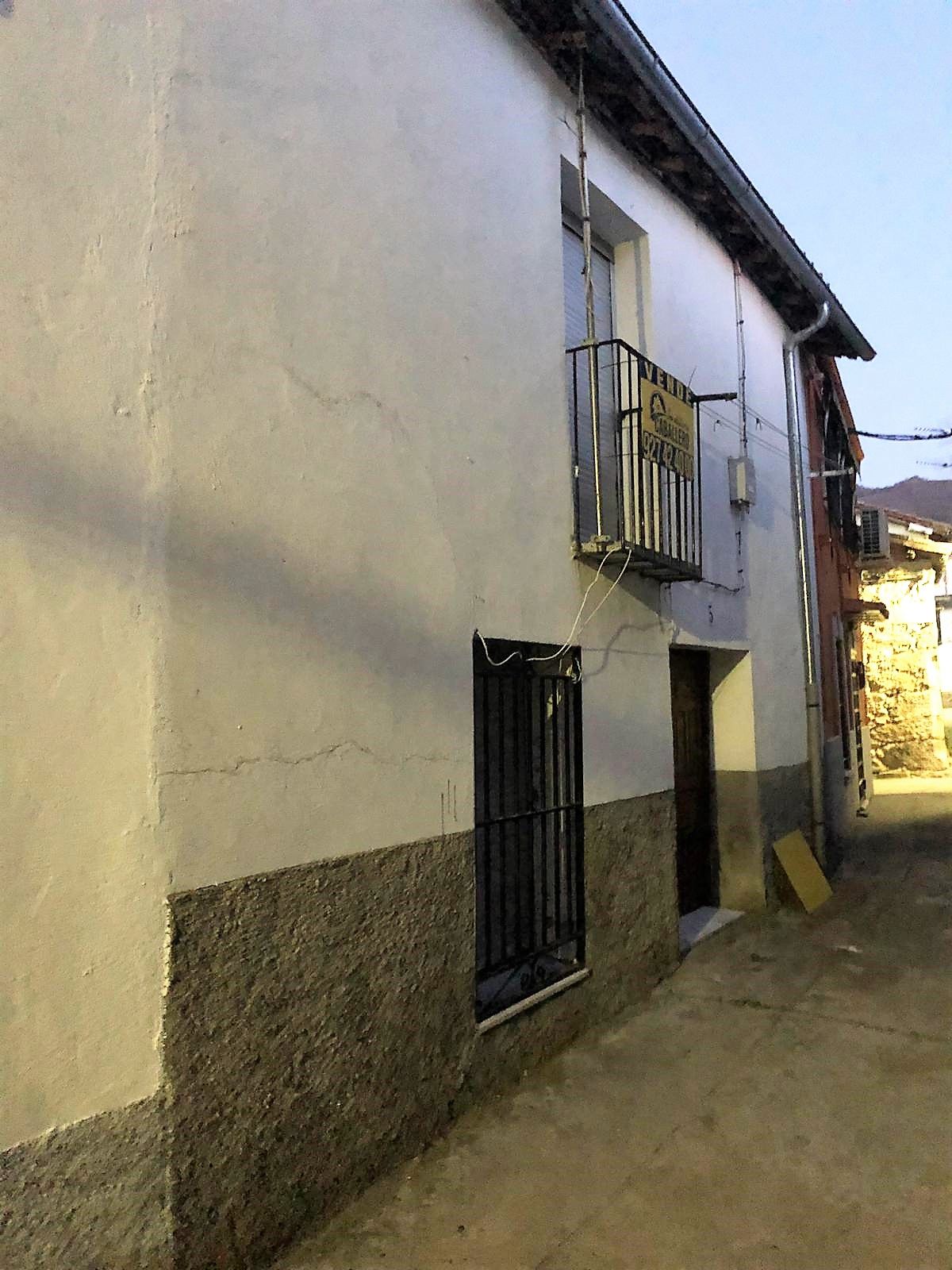 Vista exterior de Finca rústica en venda en Aldeanueva del Camino amb Traster i Balcó