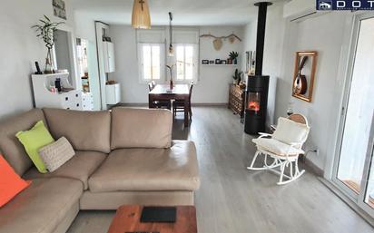 Living room of Attic for sale in Roda de Berà  with Air Conditioner, Terrace and Balcony