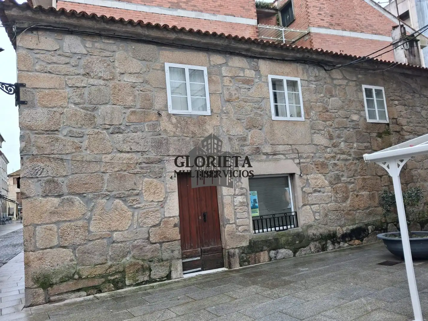 Vista exterior de Casa adosada en venda en Cambados amb Calefacció i Parquet