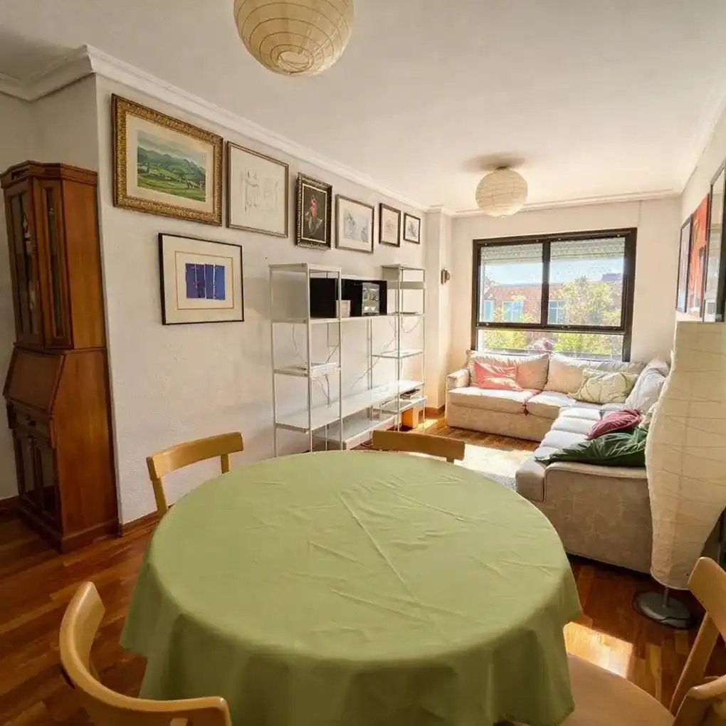 Comedor de Piso en venta en Vitoria - Gasteiz con Calefacción, Trastero y Amueblado