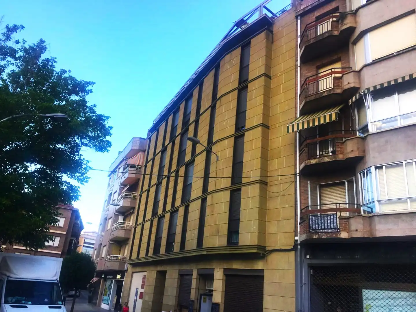 Exterior view of Garage for sale in Nájera