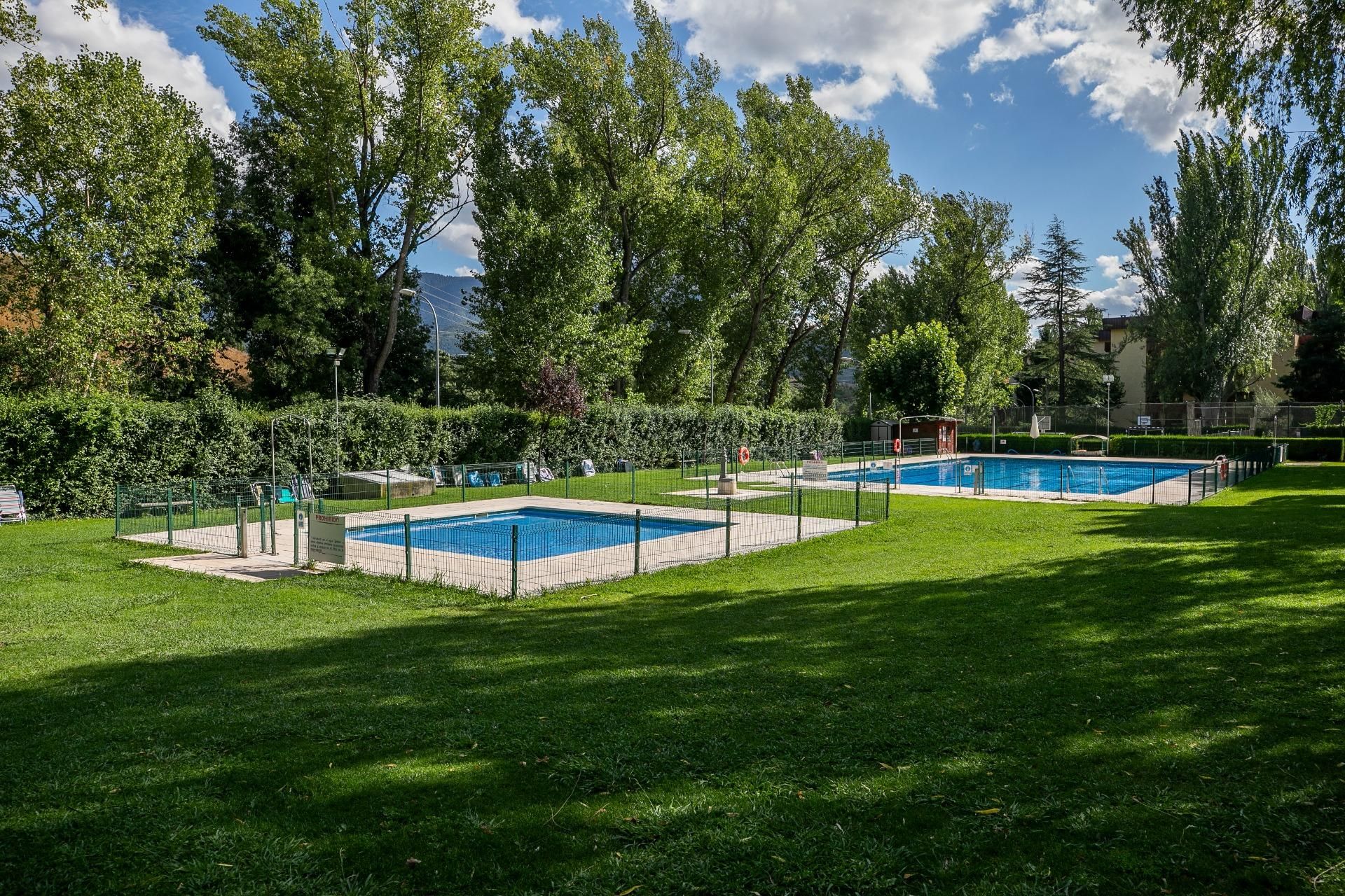 Swimming pool of Flat for sale in Jaca  with Heating, Private garden and Storage room