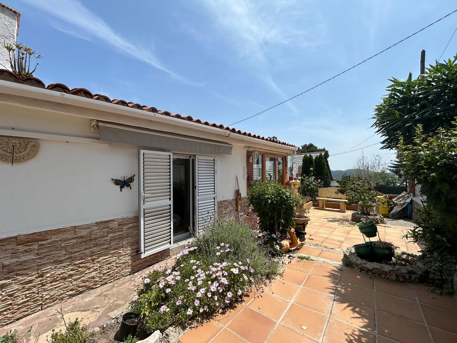 Vista exterior de Casa o xalet en venda en La Torre de Claramunt amb Aire condicionat, Calefacció i Jardí privat