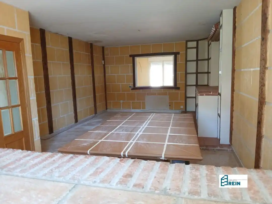 Casa adosada en venda en Esquivias amb Calefacció, Terrassa i Piscina