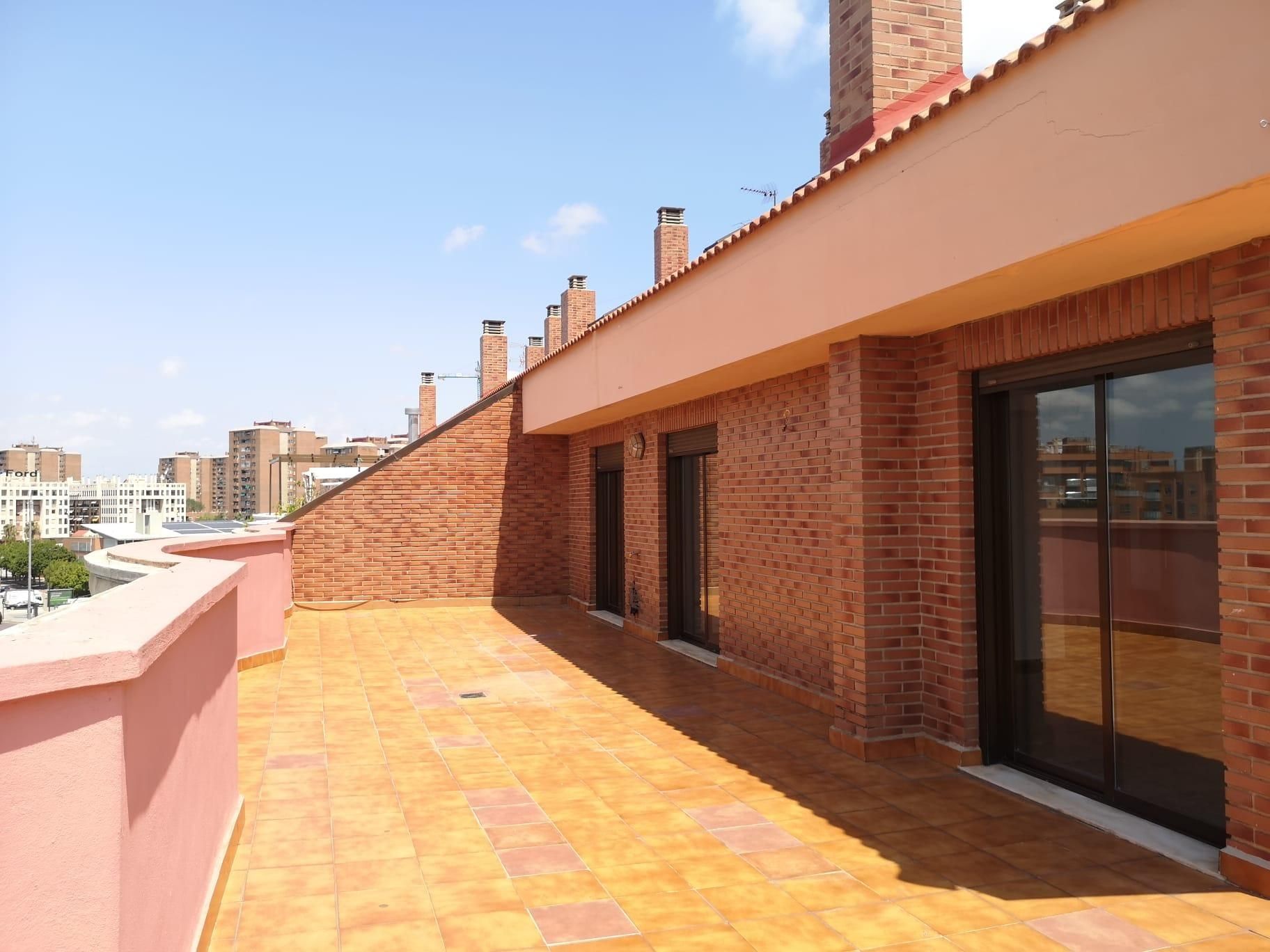 Terrassa de Àtic de lloguer en  Valencia Capital