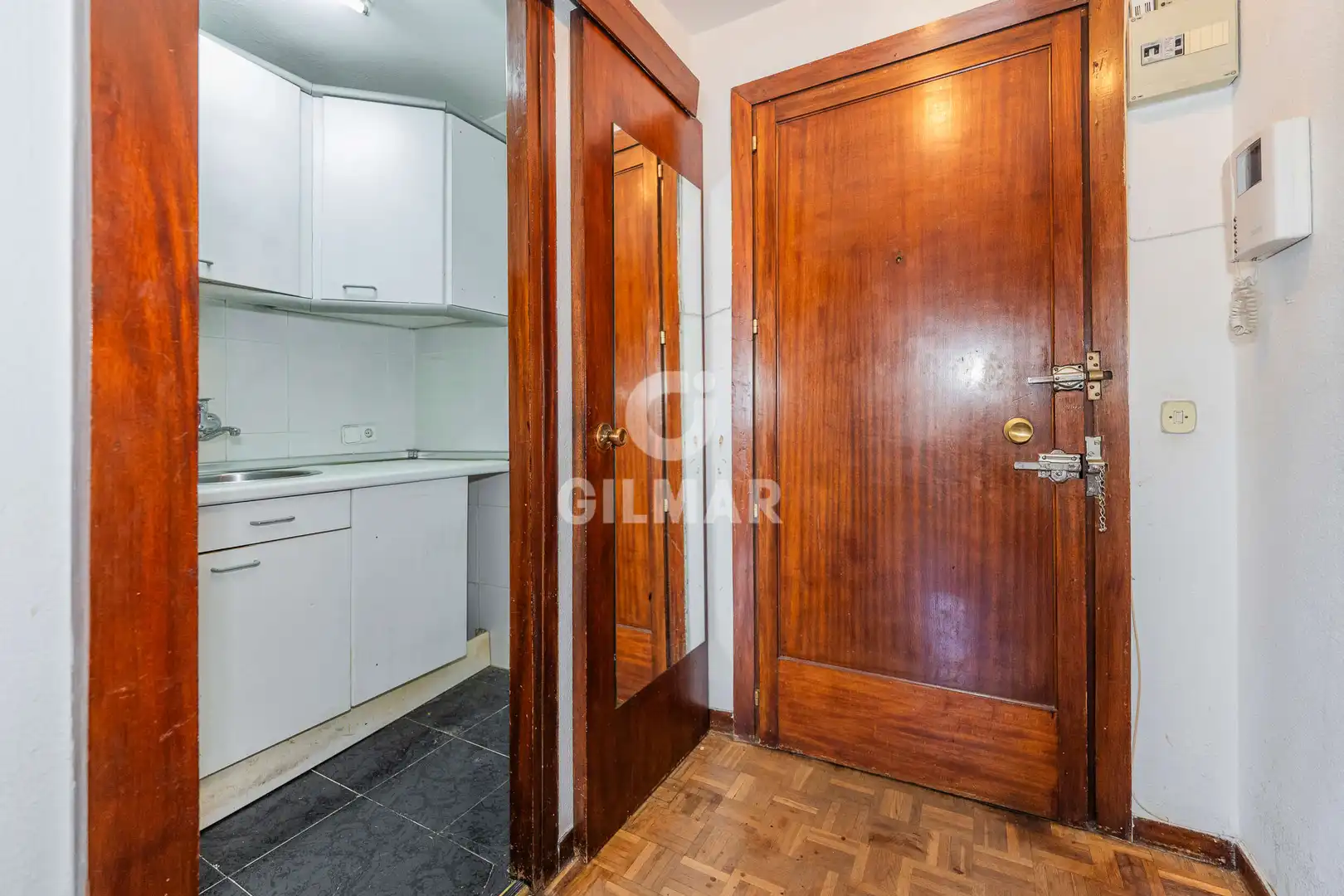 Habitación de Apartamento en venta en Madrid con Calefacción