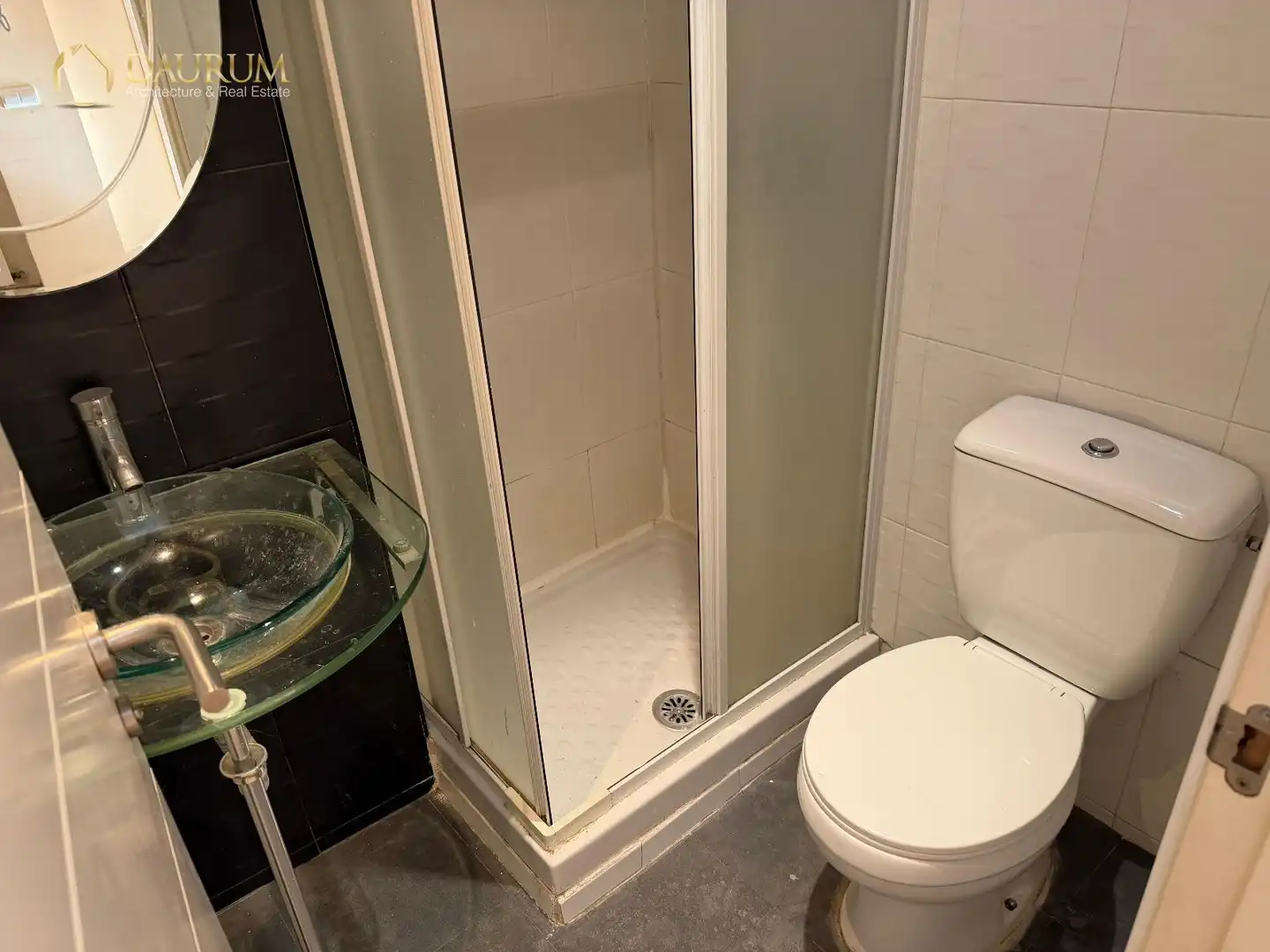 Bathroom of Flat for sale in Madrid  with Air Conditioner, Heating and Storage room