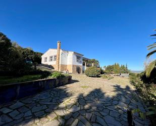 Vista exterior de Casa o xalet en venda en Sierra de Fuentes amb Calefacció, Terrassa i Piscina