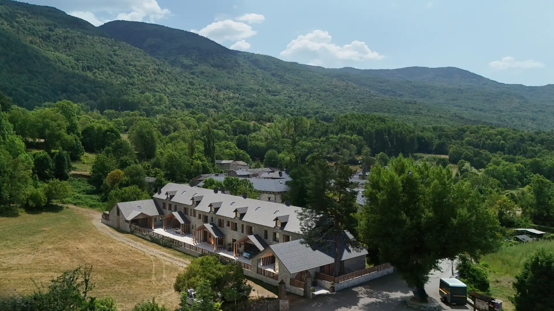 Vista exterior de Casa adosada en venta en Benasque con Aire acondicionado, Calefacción y Jardín privado