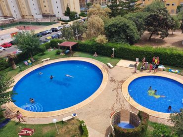 Apartamento con balcón en alquiler en Calle VALLDIGNA