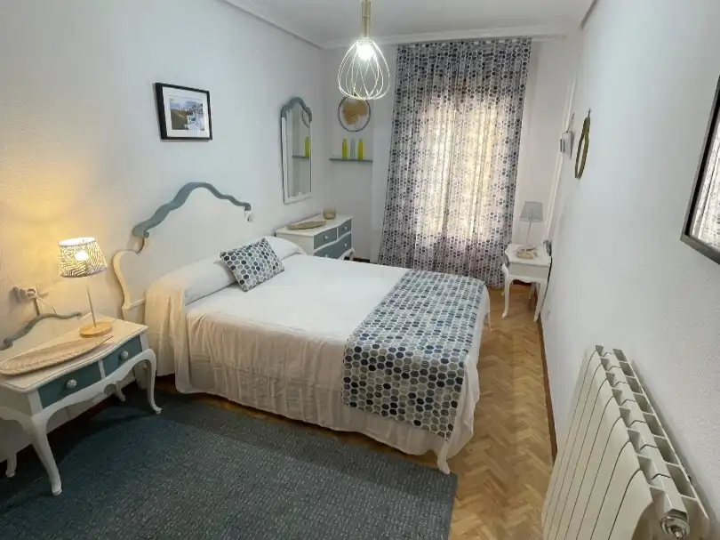 Habitación de Piso de alquiler en Cuenca con Calefacción, Parquet y Terraza